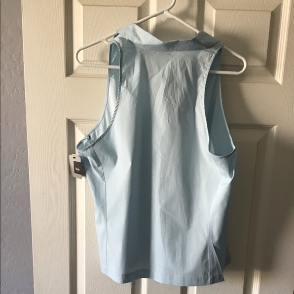 NWT. HALTER TOP - Picture 2 of 8